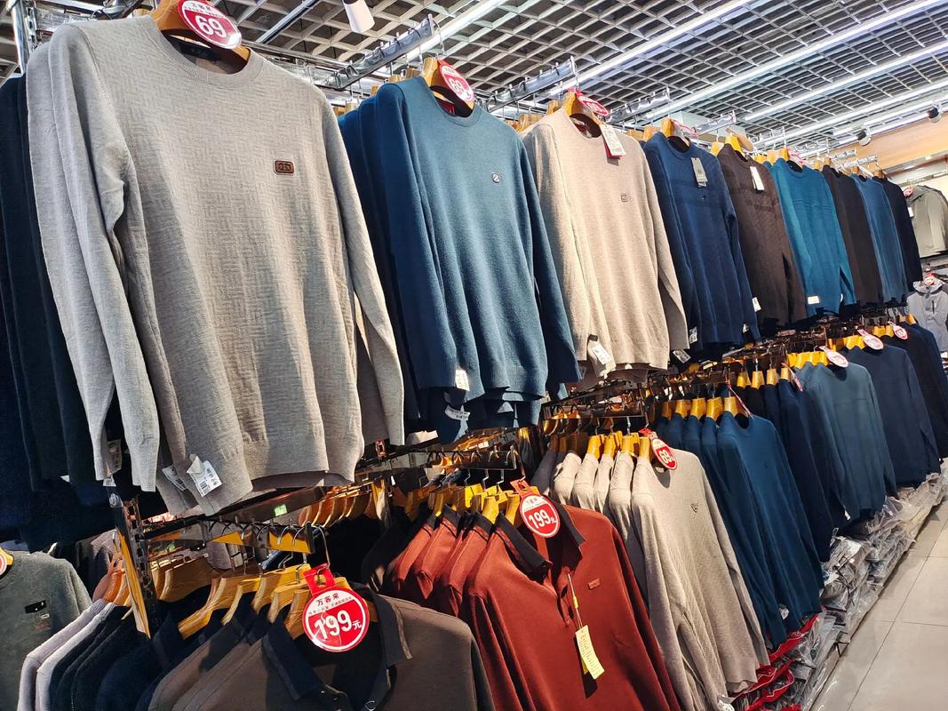 万客来服饰 研发生产销售一体化，打造全国大型服装连锁超市